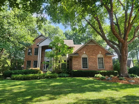 7315 Ilanaway Dr, West Bloomfield, MI 48324