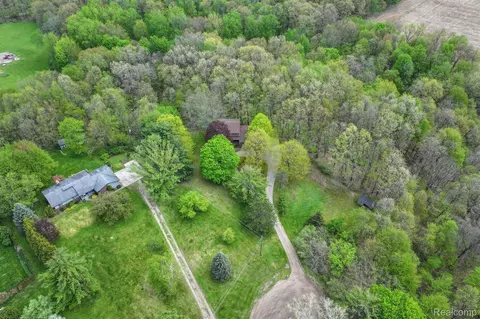 3390 Meadow Hill Cir, Groveland, MI 48442