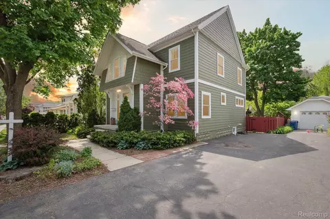 543 Adams St, Plymouth, MI 48170
