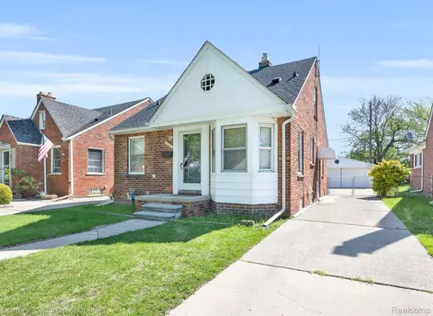 648 Mayburn St, Dearborn, MI 48128