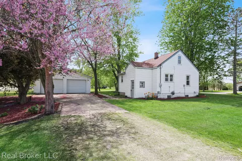 8007 Pettit Rd, Taymouth, MI 48415