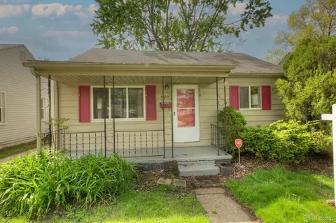 4424 Columbus St, Wayne, MI 48184 photo 1