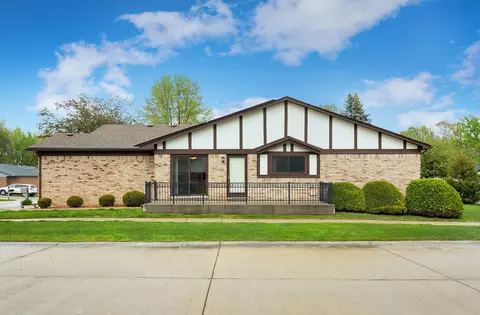 50746 Bower Crt Ct, Chesterfield, MI 48047