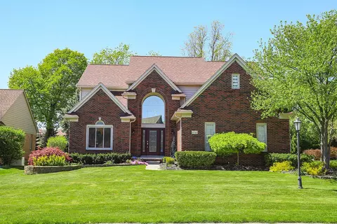 3900 Greenwood Dr, Rochester Hills, MI 48309