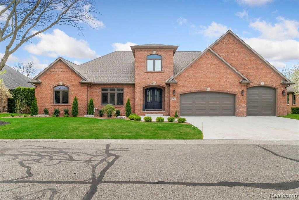 3708 Riverview Ter N