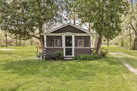 8636 N River Rd, Cottrellville, MI 48039