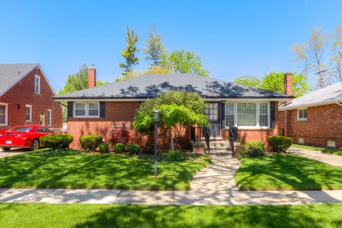8379 Sunburst, Center Line, MI 48015
