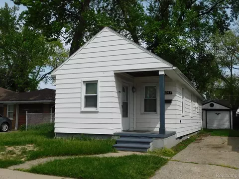 8087 Chalmers Ave, Warren, MI 48089