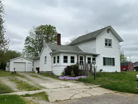 305 E Washington Ave, Vernon, MI 48476