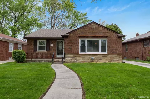13240 Rosemary Blvd, Oak Park, MI 48237
