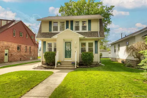 615 Borgess Ave, Monroe, MI 48162