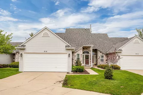 916 Village Way, South Lyon, MI 48178