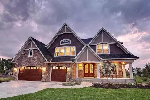 35321 Curtis Rd, Livonia, MI 48152