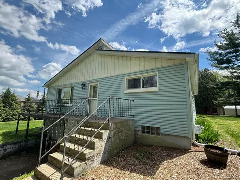 921 Superior St, Commerce, MI 48390