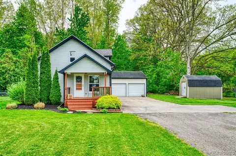 7237 Swan Creek Rd, Saginaw, MI 48609