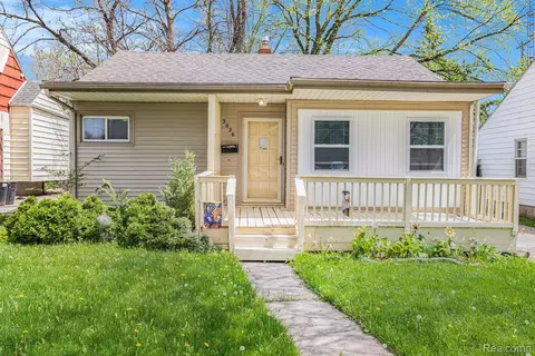 3026 Beecher Rd, Flint, MI 48503