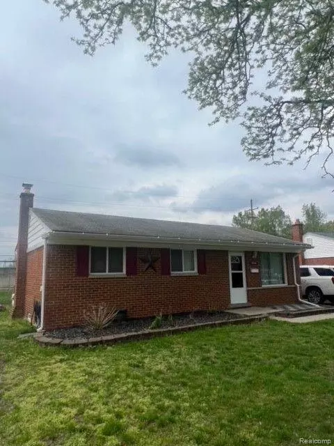 7531 N Wildwood St, Westland, MI 48185