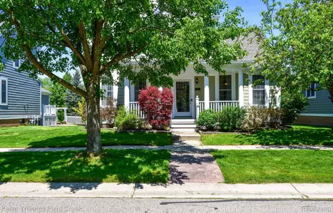 42696 Faulkner Dr, Novi, MI 48377