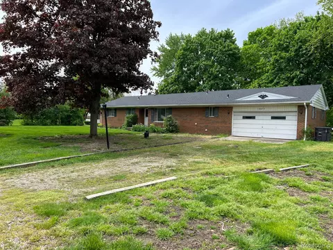 19477 Maxwell St, Northville, MI 48167
