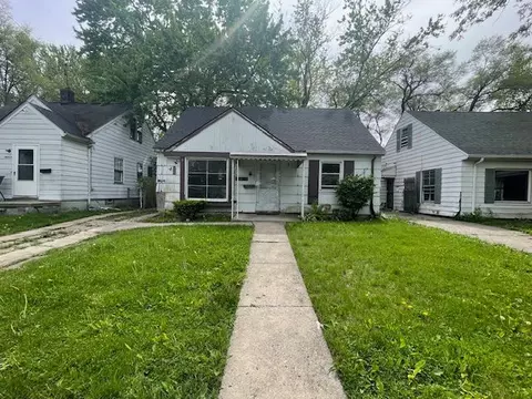 18946 Kingsville St, Harper Woods, MI 48225