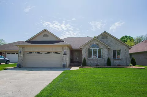 20840 Parkplace Ln, Clinton Township, MI 48036