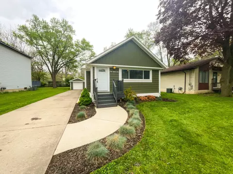 4083 Olmstead Dr, Waterford, MI 48329