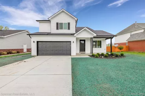 55 Old Carriage Ln, Lapeer, MI 48446