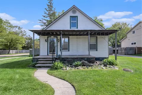 1018 Genesee Dr, Royal Oak, MI 48073