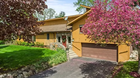 9200 Davisburg Rd, Springfield, MI 48348