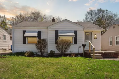 1541 Crescent St, Inkster, MI 48141