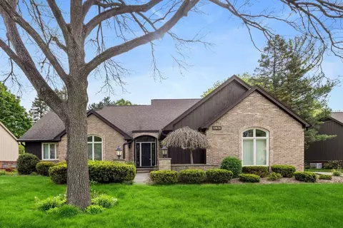 4876 Moonglow Dr, Troy, MI 48098