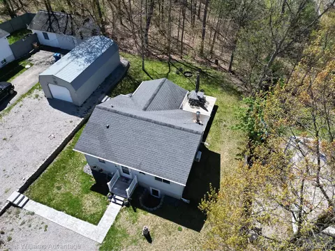136 Columbus Ave, Roscommon, MI 48629