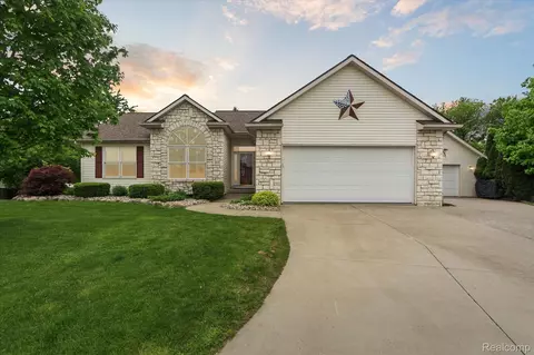 4197 Silver Maple Ln, Swartz Creek, MI 48473