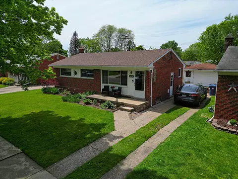 26292 Margareta, Redford, MI 48240