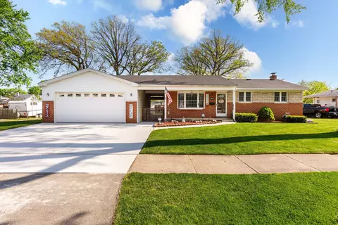 28613 Donnelly St, Garden City, MI 48135