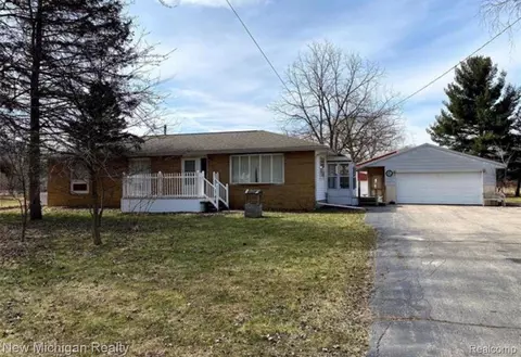 6437 N Belsay Rd, Flint, MI 48506
