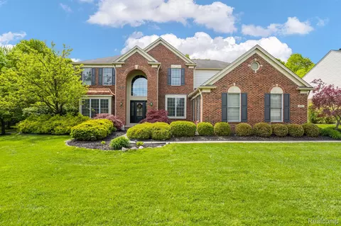 44427 White Pine Cir E, Northville, MI 48168