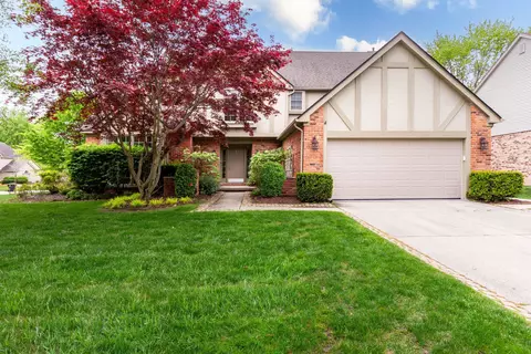 24481 Redwing Dr, Novi, MI 48374