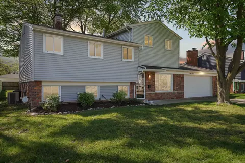 14349 Harrison St, Livonia, MI 48154