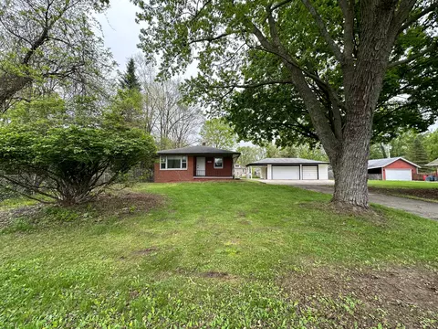21920 Seminole St, Southfield, MI 48033