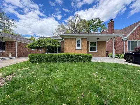 8639 Warren Blvd, Center Line, MI 48015