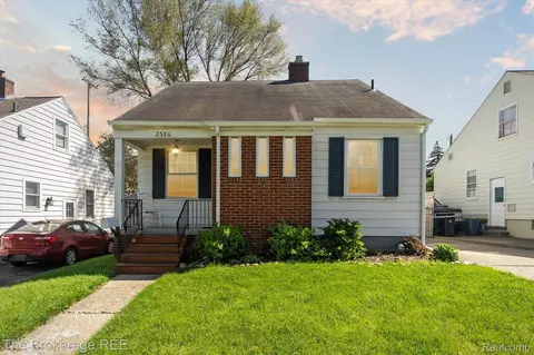 2526 Mountain Ave, Flint, MI 48503