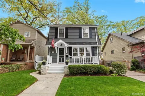 1126 Mclean Ave, Royal Oak, MI 48067