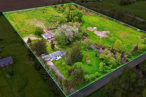 1298 Peppermill Rd, Lapeer, MI 48446