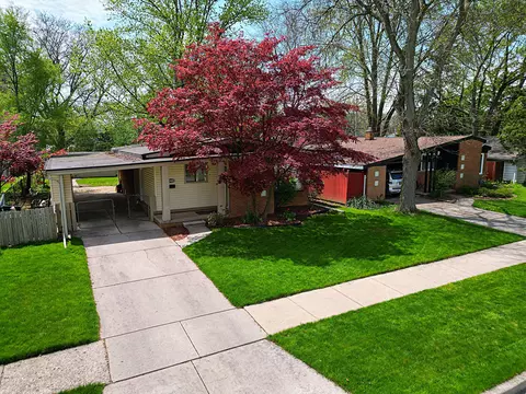 22400 Avalon St, Saint Clair Shores, MI 48080