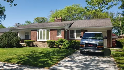 23757 Raven Ave, Eastpointe, MI 48021