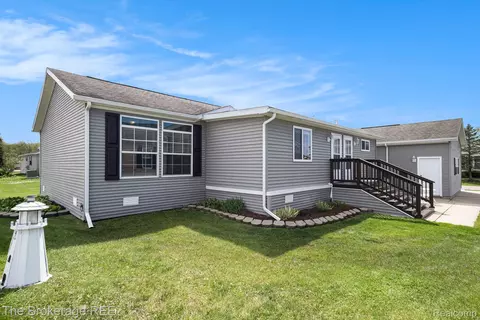 16213 Oxford, Holly, MI 48442