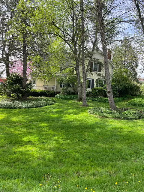 8158 Dryden Rd, Almont, MI 48003