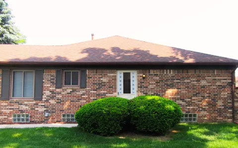 3785 Heritage Pkwy, Dearborn, MI 48124