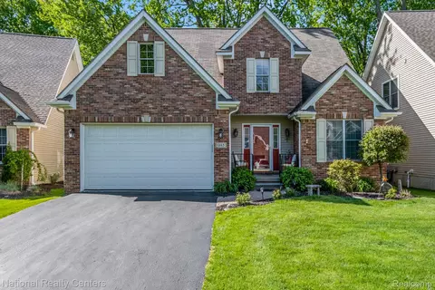 6143 Natures Cv, Grand Blanc, MI 48439